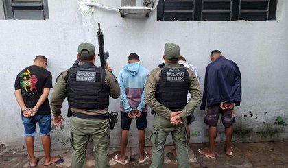 Grupo é detido após roubo a motorista por aplicativo em Teresina. (Foto: Divulgação/Polícia Militar) Grupo é detido após roubo a motorista por aplicativo em Teresina. (Foto: Divulgação/Polícia Militar)