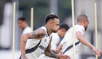 Neymar treina com elenco do Santos em fase de recuperação. (Foto: Raul Baretta/ Santos FC)