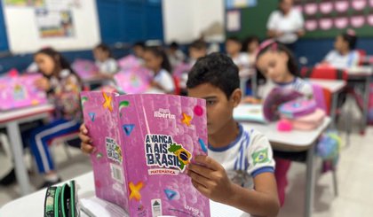 Prefeitura de Floriano realiza entrega de livros para alunos da rede municipal. (Foto: Divulgação/Prefeitura de Floriano)