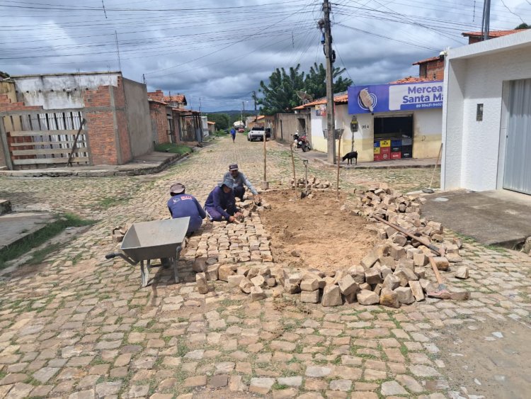 Prefeitura de Floriano realiza operação Tapa-Buracos em 14 bairros no mês de fevereiro.