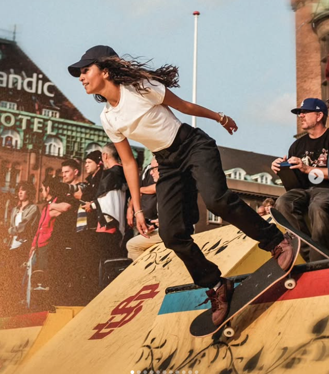 Rayssa Leal avança no Mundial de Skate Street em SP.