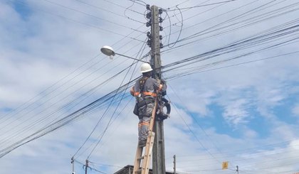 Secretaria de Infraestrutura de Floriano realiza mais de 500 serviços de iluminação pública em fevereiro. (Foto: Divulgação/Prefeitura de Floriano)