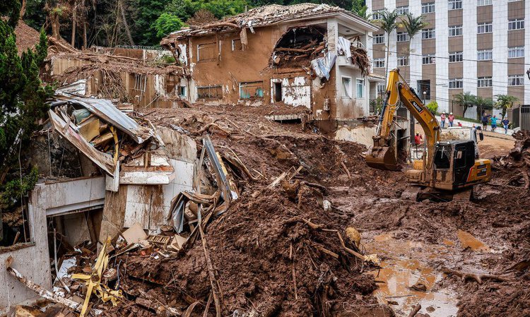 Tragédia em MG: Autoridades confirmam 72 mortos por causa das chuvas.