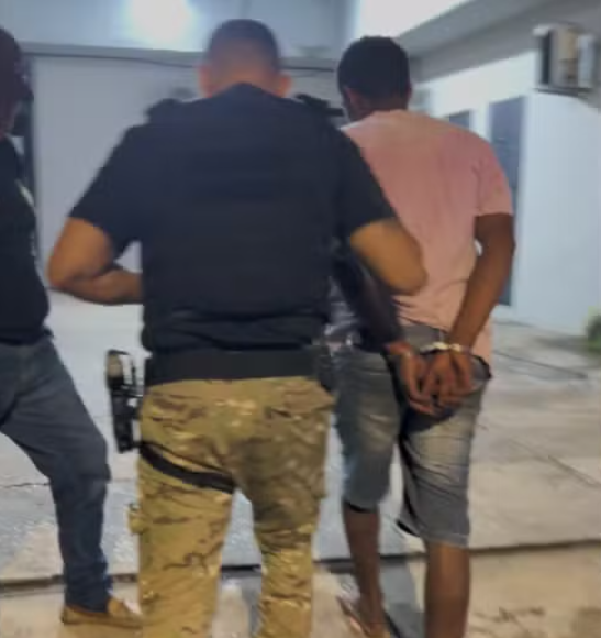 Homem é preso por agredir tio com pedaço de madeira.
