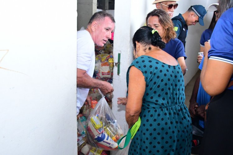 Prefeitura de Floriano distribui mais de 5 mil cestas básicas para famílias em situação de vulnerabilidade.