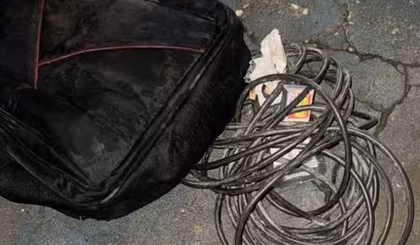 Preso que fugiu de hospital é recapturado com fios furtados no Centro de Teresina (Foto: Divulgação/Polícia Civil) Preso que fugiu de hospital é recapturado com fios furtados no Centro de Teresina (Foto: Divulgação/Polícia Civil)