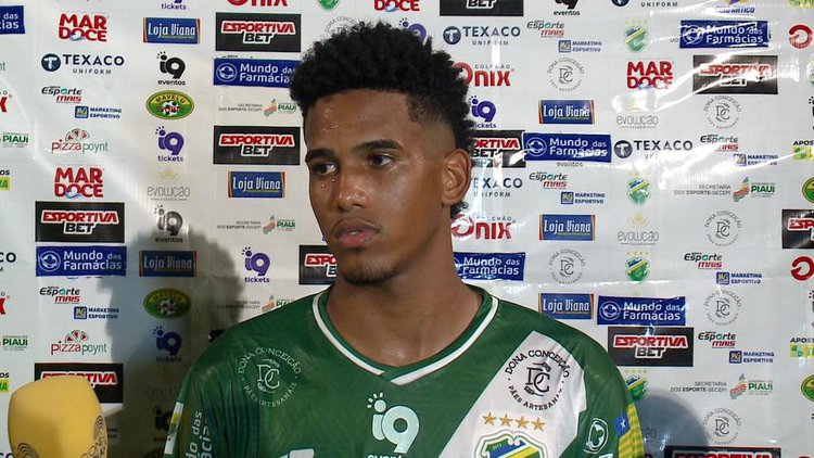 Robinho comemora vitória e mudanças no Altos de Fonseca.
