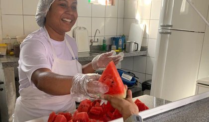 Aluno autista supera seletividade alimentar com ajuda da merenda escolar no Piauí. (Foto: Ascom Seduc) Aluno autista supera seletividade alimentar com ajuda da merenda escolar no Piauí. (Foto: Ascom Seduc)