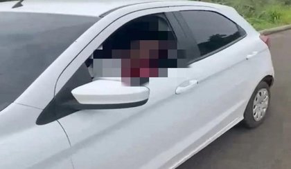 Homem é morto a tiros em carro com drogas em Caxias. (Foto: Reprodução/Redes sociais) Homem é morto a tiros em carro com drogas em Caxias. (Foto: Reprodução/Redes sociais)