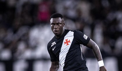 Marino Hinestroza reage a protestos de torcedores do Vasco