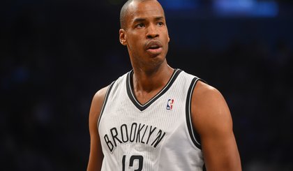 Morre Jason Collins aos 47 anos; atleta foi o primeiro a se assumir gay na NBA. (Foto: Gerado por IA) Morre Jason Collins aos 47 anos; atleta foi o primeiro a se assumir gay na NBA. (Foto: Gerado por IA)
