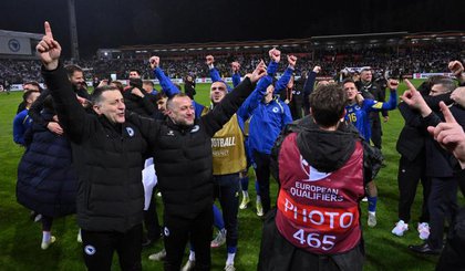 Outro destaque fica para o zagueiro Sead Kolašinac, atualmente no Atalanta (Foto: Elvis BARUKCIC / AFP) Outro destaque fica para o zagueiro Sead Kolašinac, atualmente no Atalanta (Foto: Elvis BARUKCIC / AFP)
