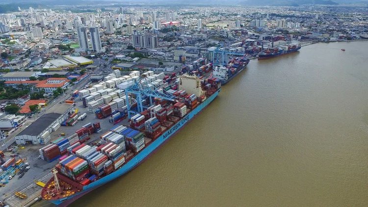 Piauí e Santa Catarina assinam acordo para viabilizar rotas de transporte de mercadorias entre o Sul e o Nordeste.