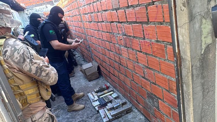 Polícia apreende drogas em local usado como depósito de entorpecentes no PI.