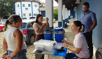 Prefeitura de Floriano intensifica combate à dengue com vacinação de motoristas e ações de conscientização. (Foto: Divulgação/Prefeitura de Floriano) Prefeitura de Floriano intensifica combate à dengue com vacinação de motoristas e ações de conscientização. (Foto: Divulgação/Prefeitura de Floriano)