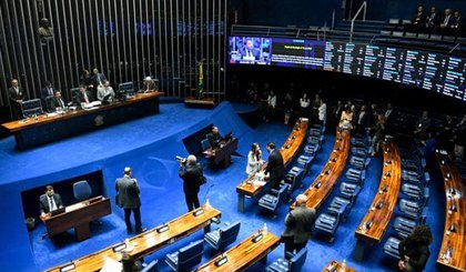 Senado revoga norma que protegia aborto legal a menores