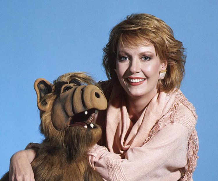 Anne Schedeen, atriz de 'Alf: o ETeimoso', morre aos 77 anos.