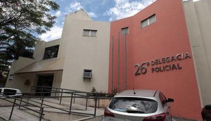 Fachada da 26a DP (Todos os Santos), onde o caso foi registrado e o padrasto foi preso em flagrante pela Polícia Civil (Foto: Divulgação