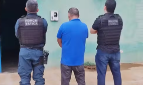 Homem descumpre medida protetiva e agride ex-companheira em praça pública