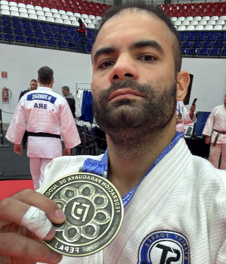 Judoca piauiense conquista pentacampeonato sul-americano e amplia destaque do Piauí no cenário internacional.