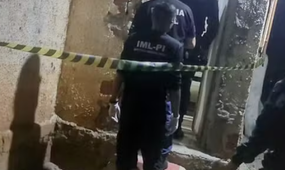 Mulher é encontrada morta com faca cravada no corpo em Teresina