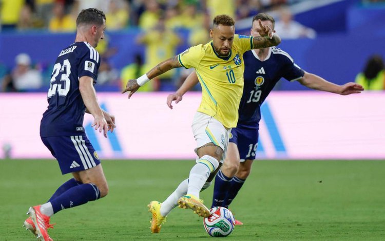 Neymar faz sua estreia na Copa de 2026 em jogo contra a Escócia.