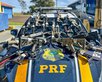 PRF intercepta grande quantidade de fuzis em caminhão no Paraná. (Foto: Divulgação/Polícia Rodoviária Federal