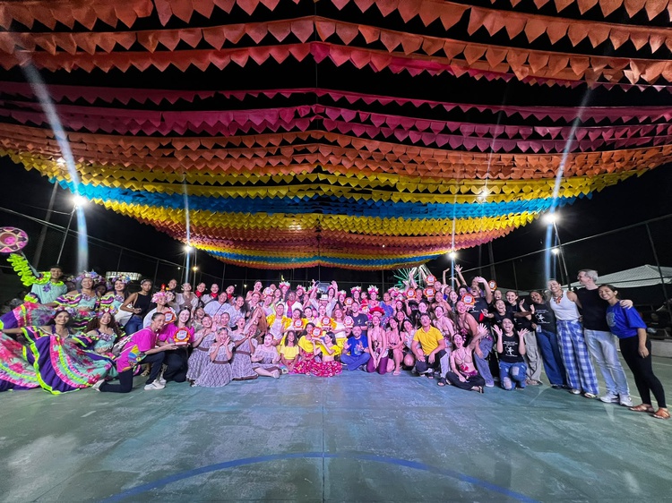 Primeira edição do Festival de Danças e Folguedos reúne 35 grupos e celebra a cultura popular.