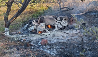 Carro capota, pega fogo e causa morte de adolescente de 16 anos na BR-135 Carro capota, pega fogo e causa morte de adolescente de 16 anos na BR-135