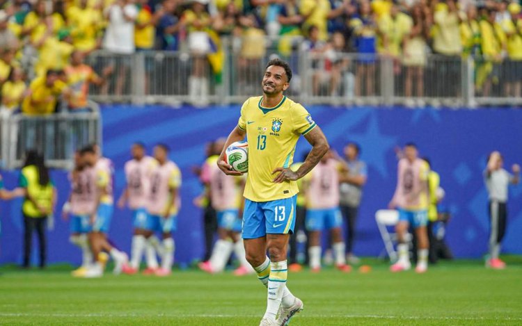 Danilo revela possibilidade de ciclo na Seleção ter sido encerrado.