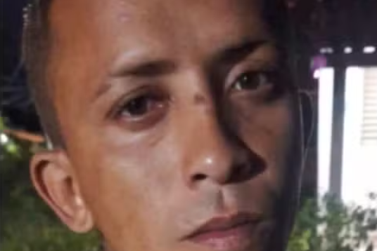 Jovem é assassinado na frente da casa da mãe em José de Freitas