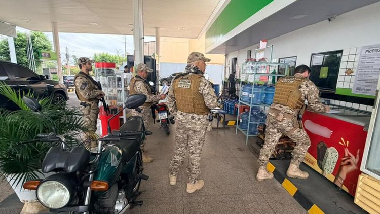 Postos no Piauí são investigados por adulteração em bombas de combustíveis.