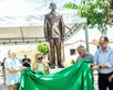 Prefeitura de Floriano inaugura estátua em homenagem ao educador Dr. Manoel Sobral Neto. (Foto: Divulgação/Prefeitura de Floriano